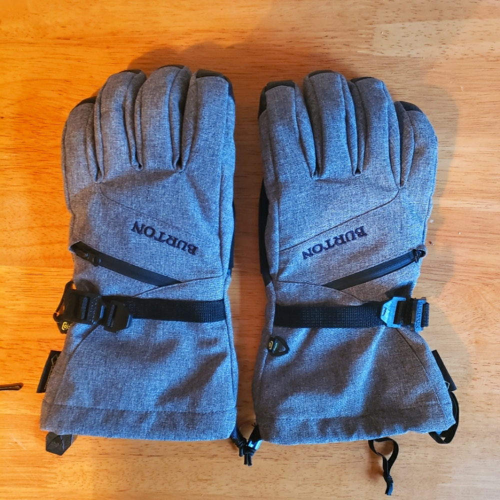 NWOT Burton GoreTex Winter Gloves Size Small